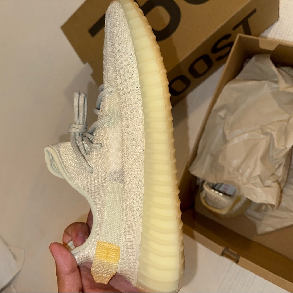 Adidas Yeezy Boost 350 V2 Box in Tan